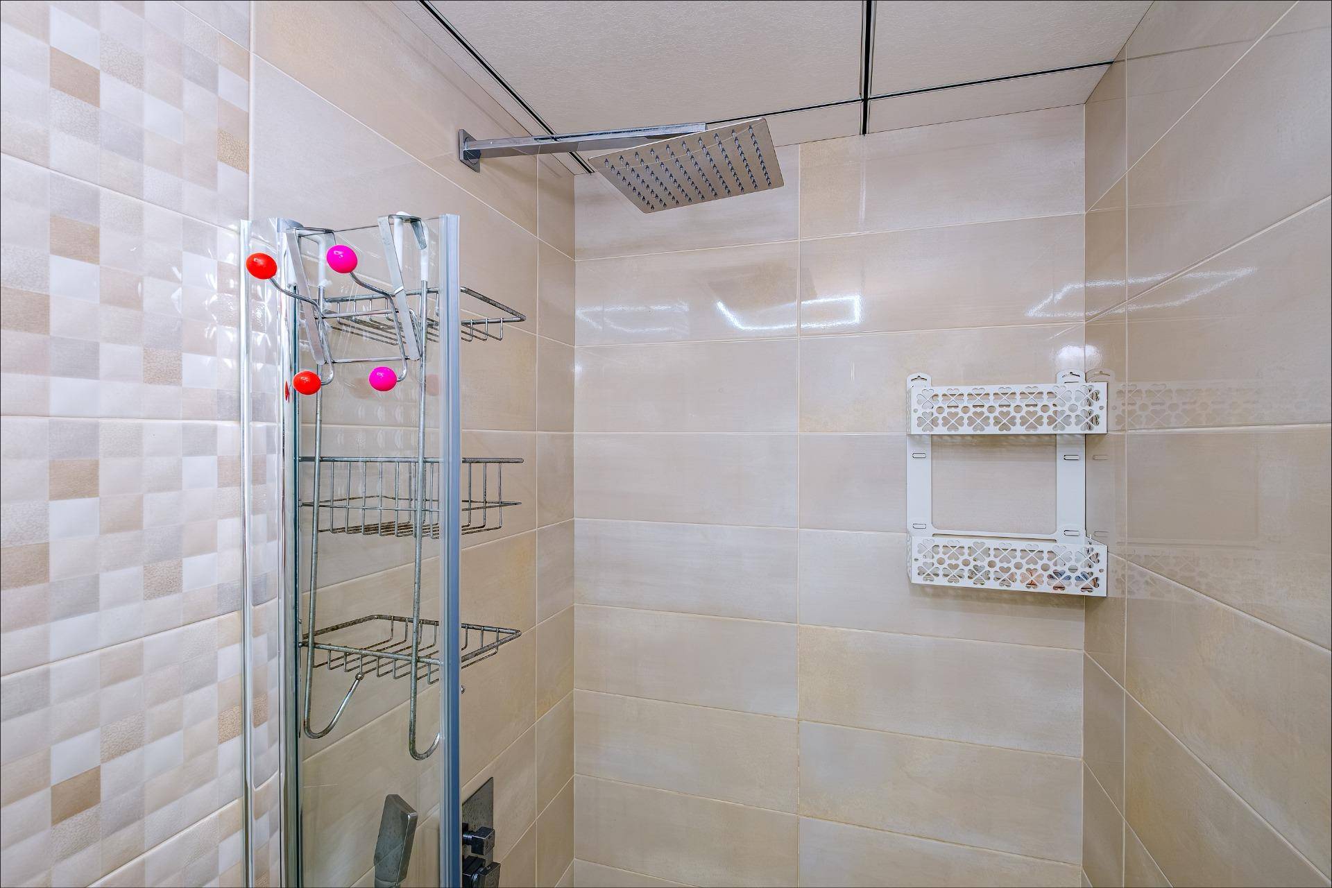 Bedroom with natural daylight in 4-bedroom apartment, Torrevieja
