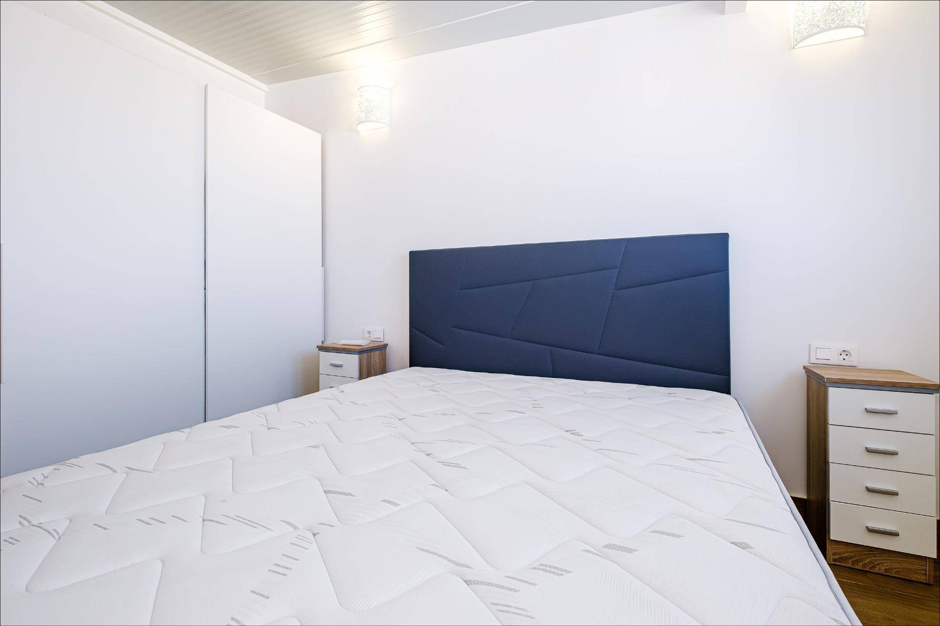 Kitchen and dining space connection in 4-bedroom apartment, Torrevieja