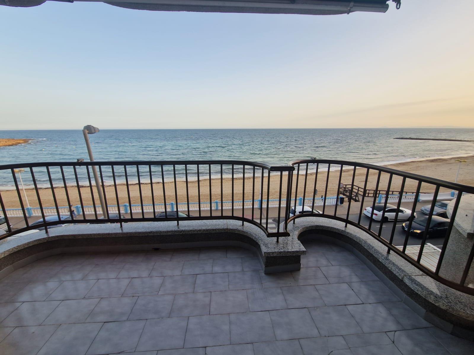 Living room in 3-bedroom apartment on 2nd floor, Playa de los Locos, Torrevieja