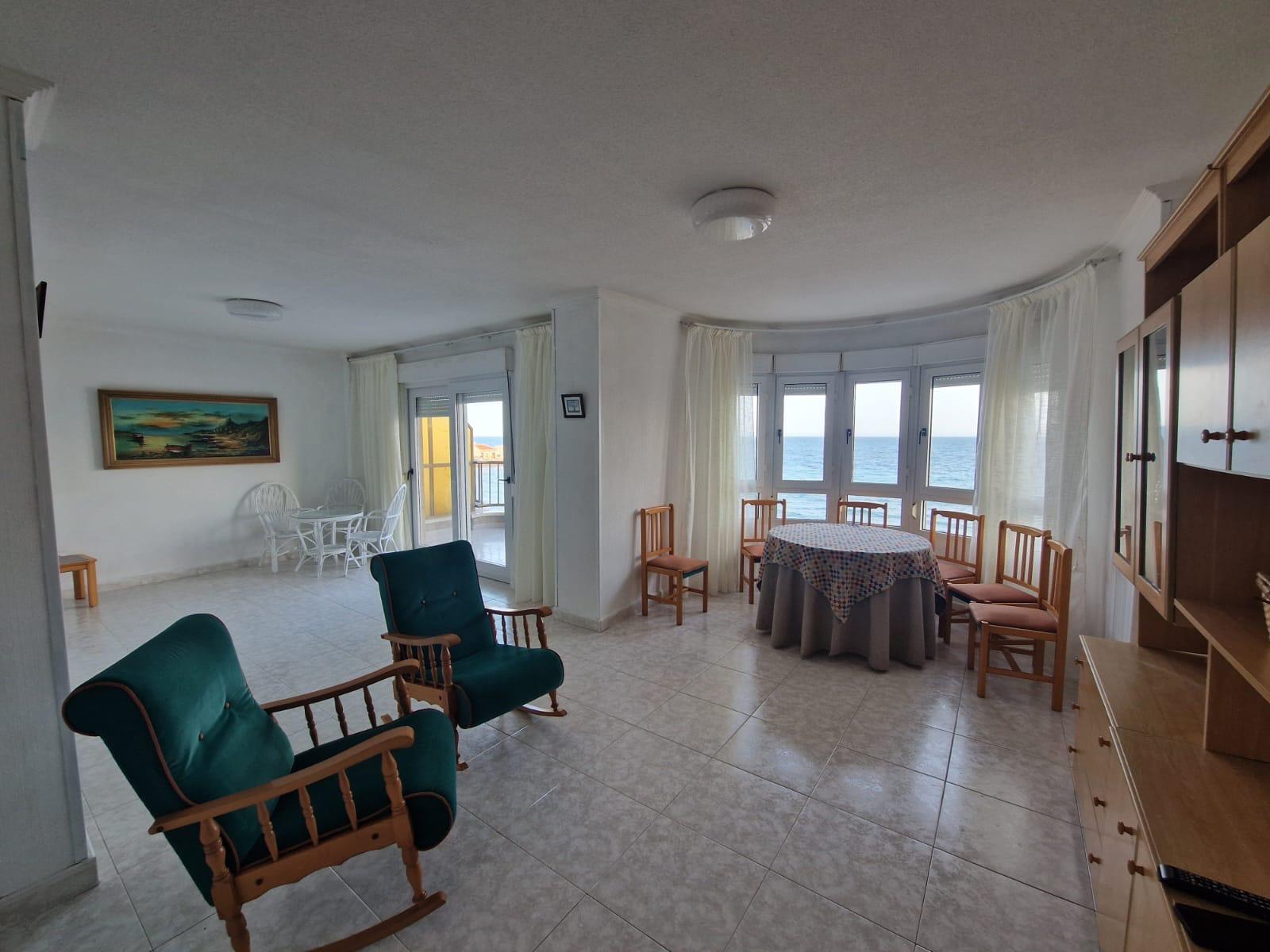 Main bedroom with built-in wardrobes in 3-bedroom apartment, Playa de los Locos, Torrevieja