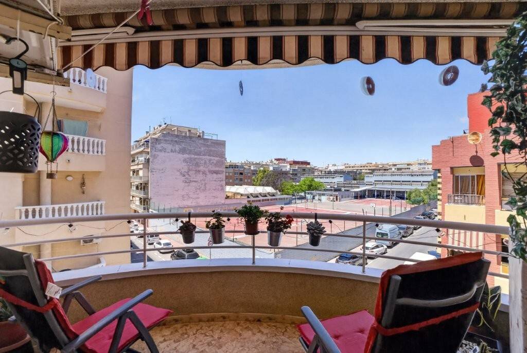 Street-level view of residential building exterior, Centro, Torrevieja