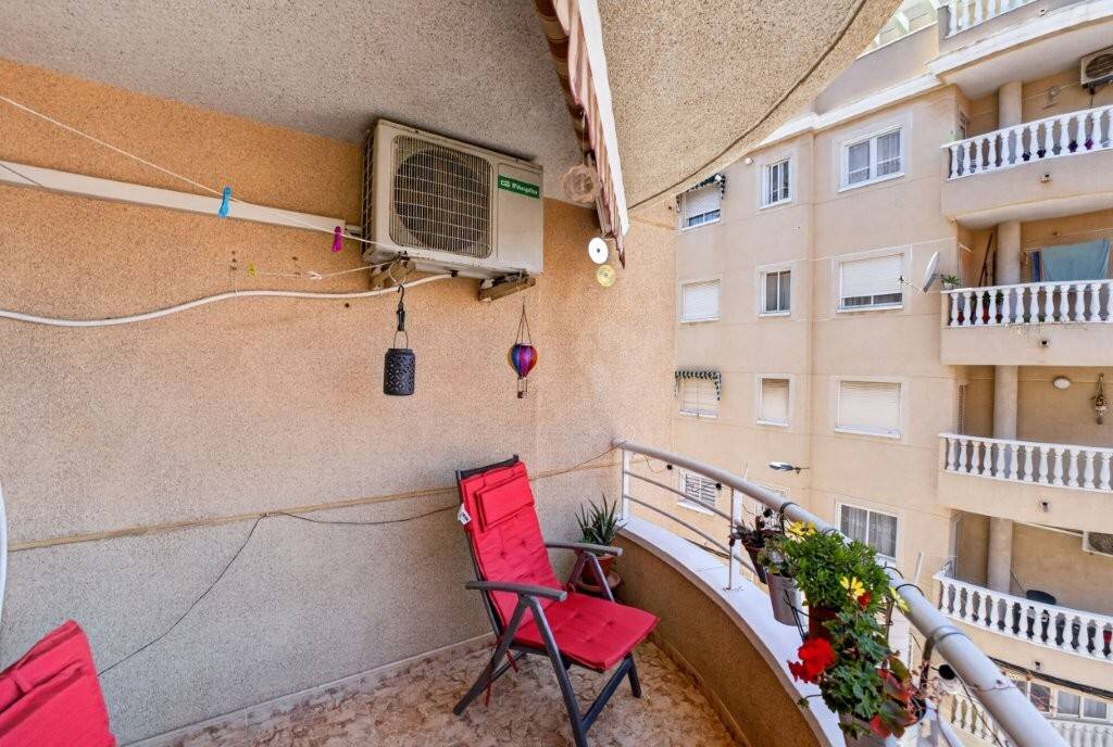 Kitchen worktop and storage detail in 3-bedroom apartment, Centro, Torrevieja