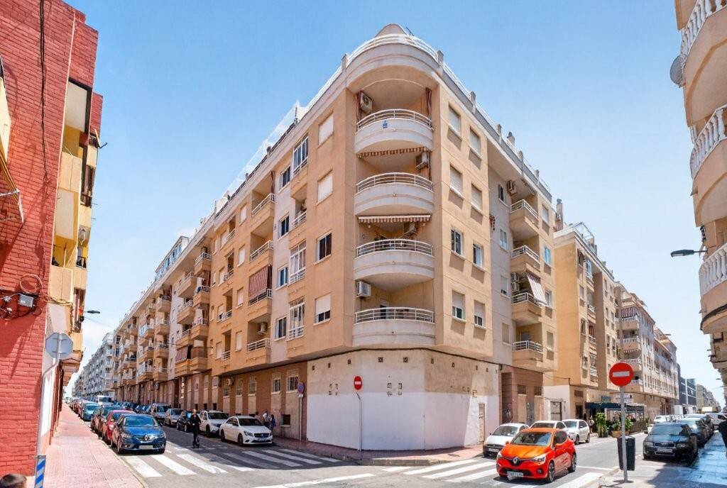 Facade detail of residential building exterior, Centro, Torrevieja