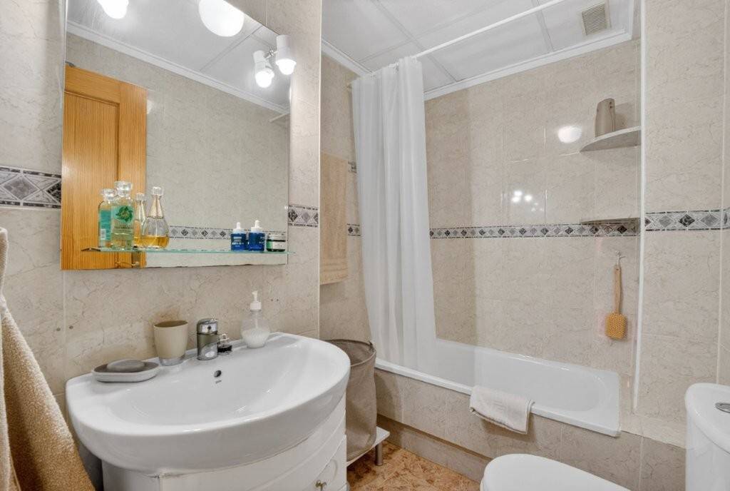 Bedroom with storage in 3-bedroom apartment, Centro, Torrevieja