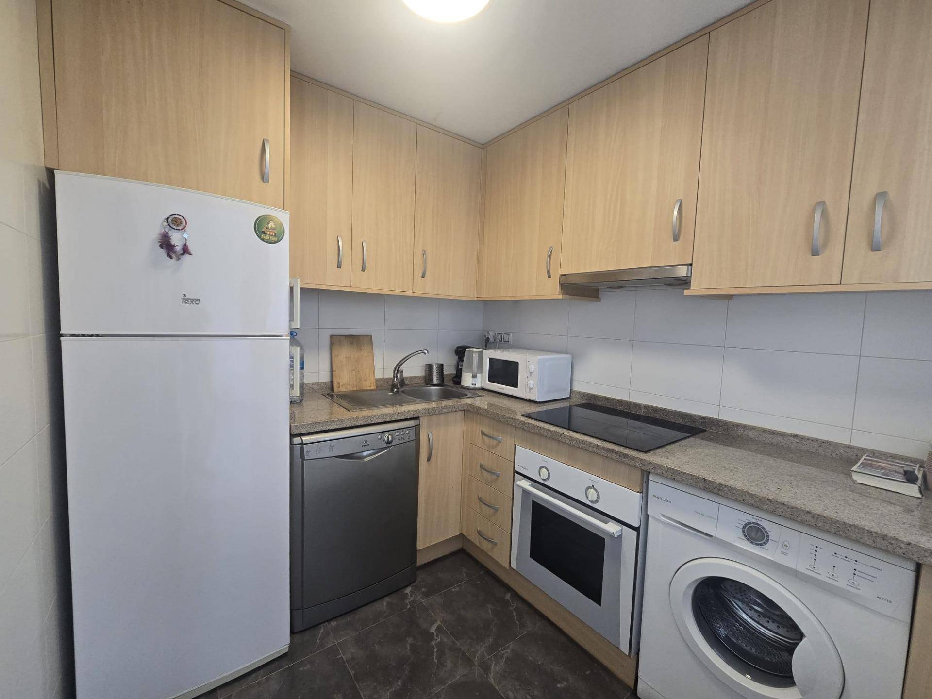 Hallway and internal layout of 2-bedroom ground-floor apartment, Centro, Torrevieja