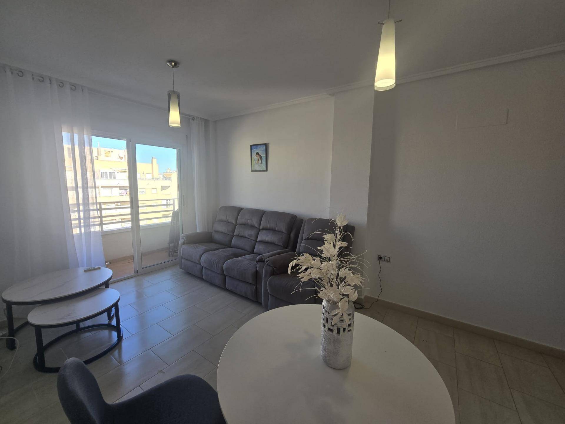 Bathtub in second bathroom of 2-bedroom apartment, Centro, Torrevieja