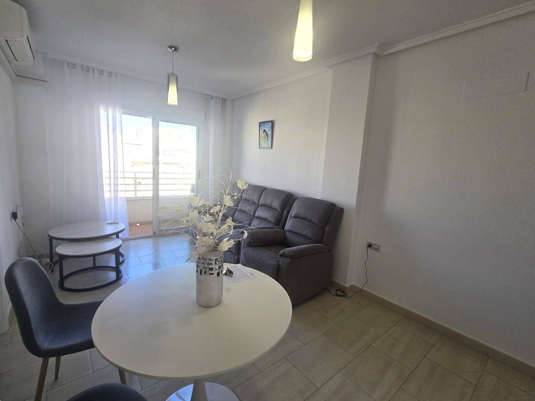 Double bedroom with built-in wardrobes in ground-floor apartment, Centro, Torrevieja