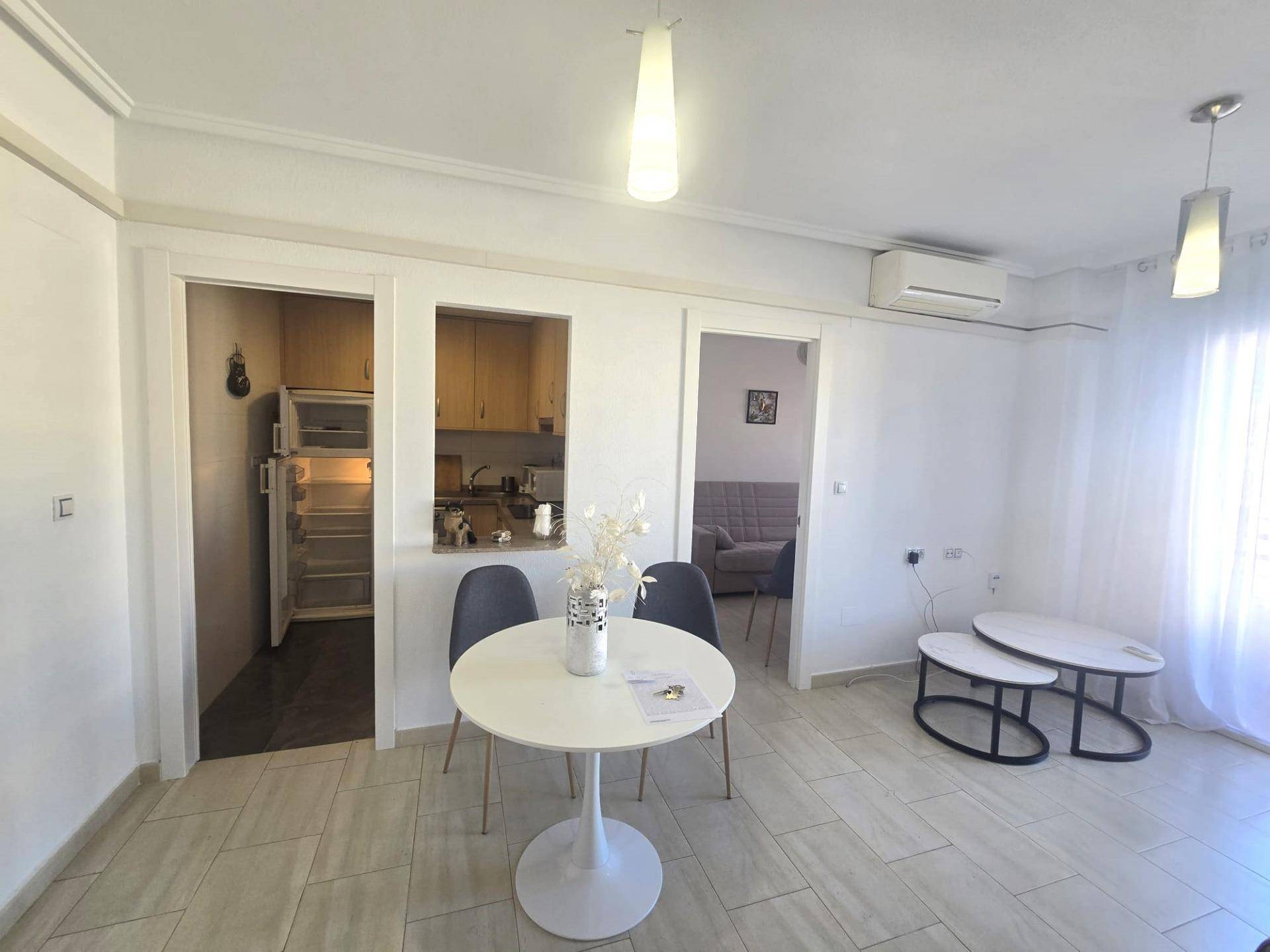 Single bedroom with window in ground-floor apartment, Centro, Torrevieja