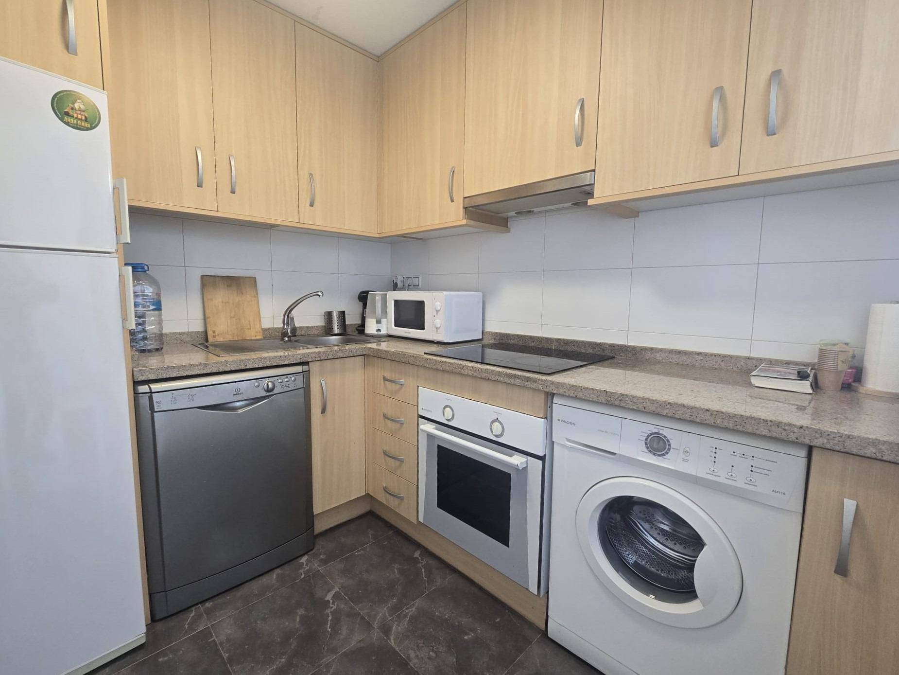 Second bathroom with bathtub in 2-bedroom apartment, Centro, Torrevieja