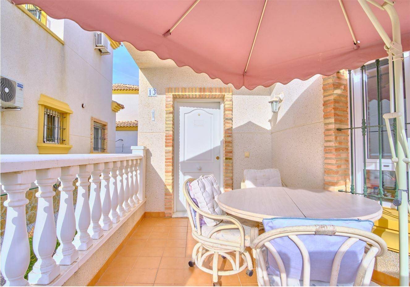 Open-plan living and dining area in detached villa, Los Montesinos