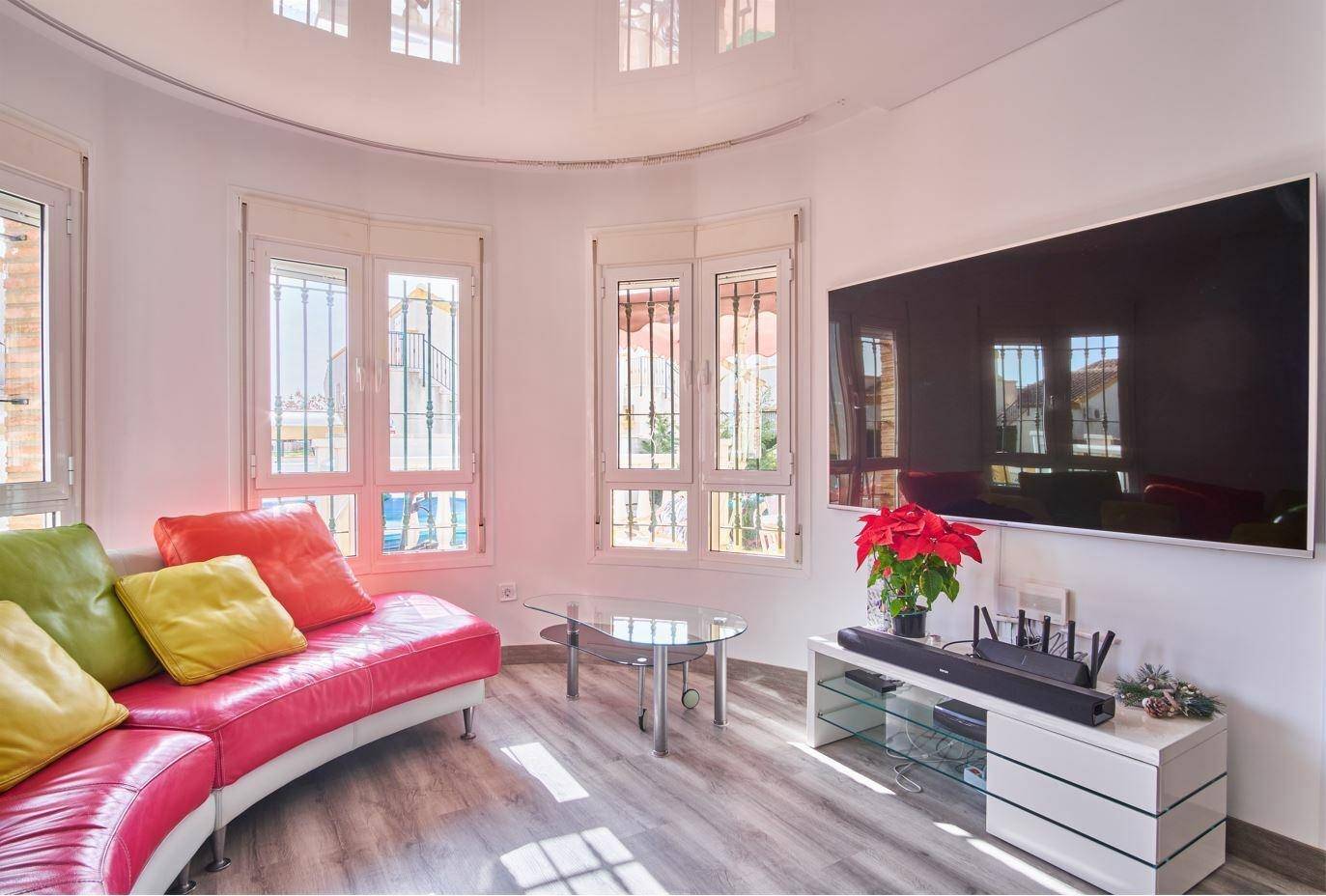 Furnished living room in refurbished detached villa, Los Montesinos