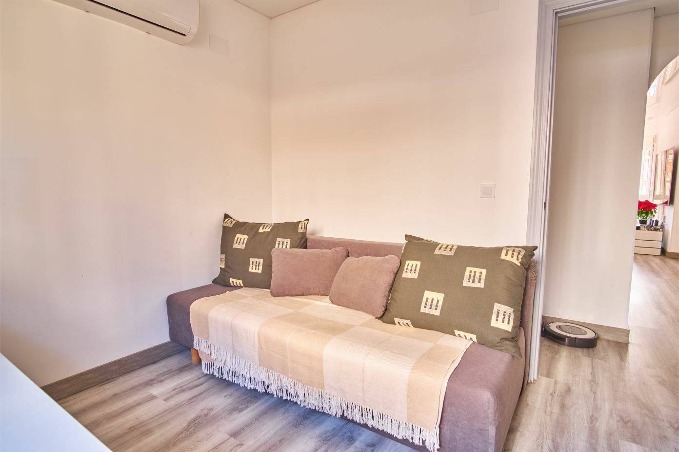 Terrace with outdoor seating area, detached villa in Los Montesinos