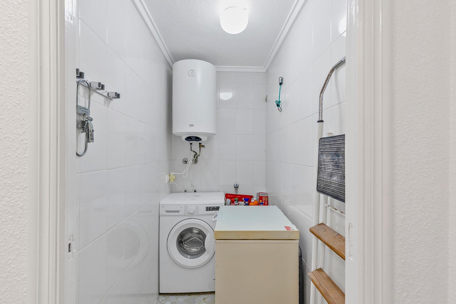 Kitchen worktop and fitted appliances in bungalow, La Mata, Torrevieja
