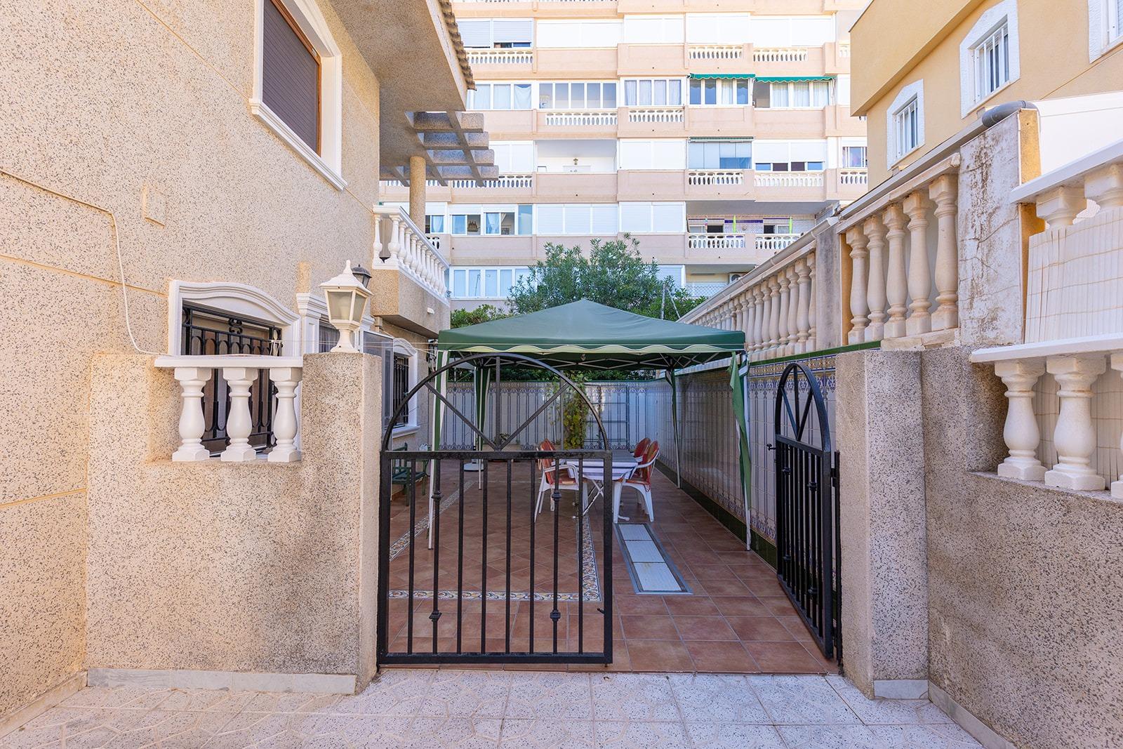 Private patio with afternoon light in bungalow, La Mata, Torrevieja