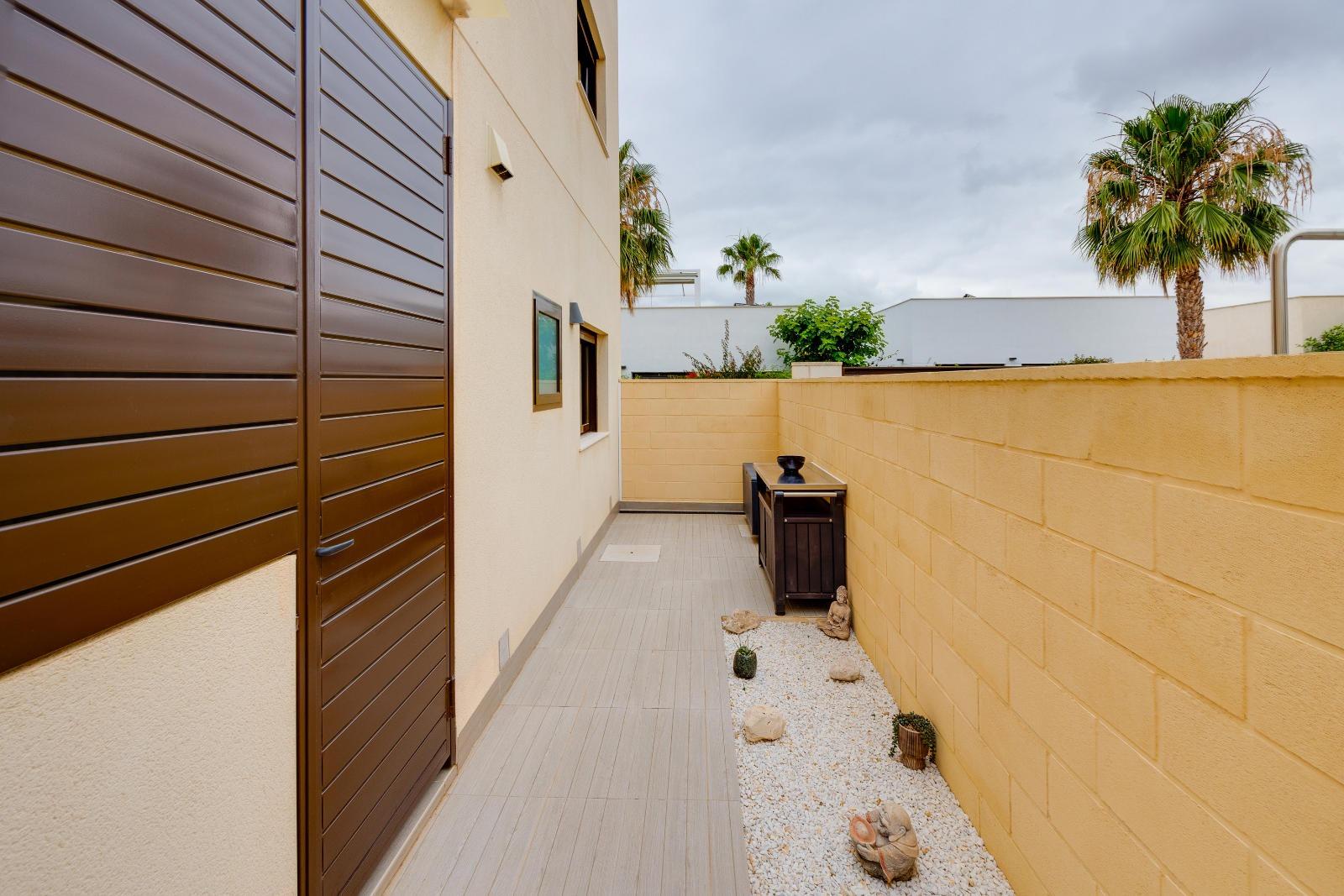 Third bedroom with fitted furnishings, Pueblo Bravo villa