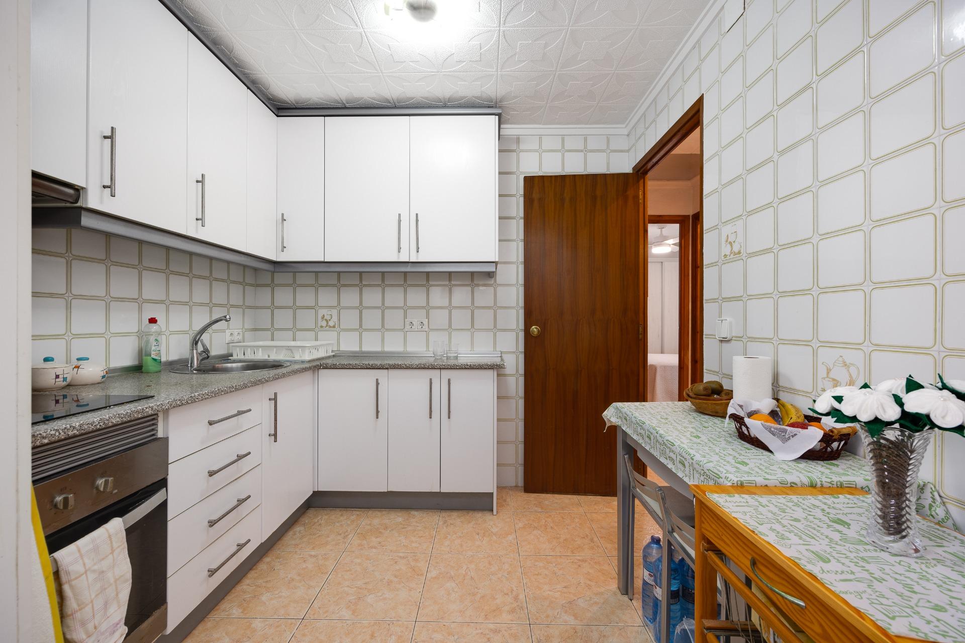 Bedroom with south-facing natural light in 2-bedroom villa, Torretas, Torrevieja