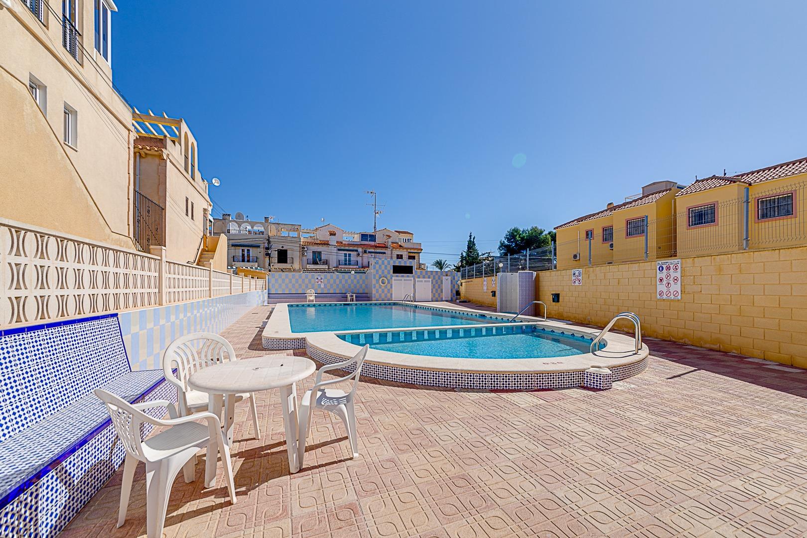 Combined dining area within 2-bedroom bungalow, La Siesta, Torrevieja