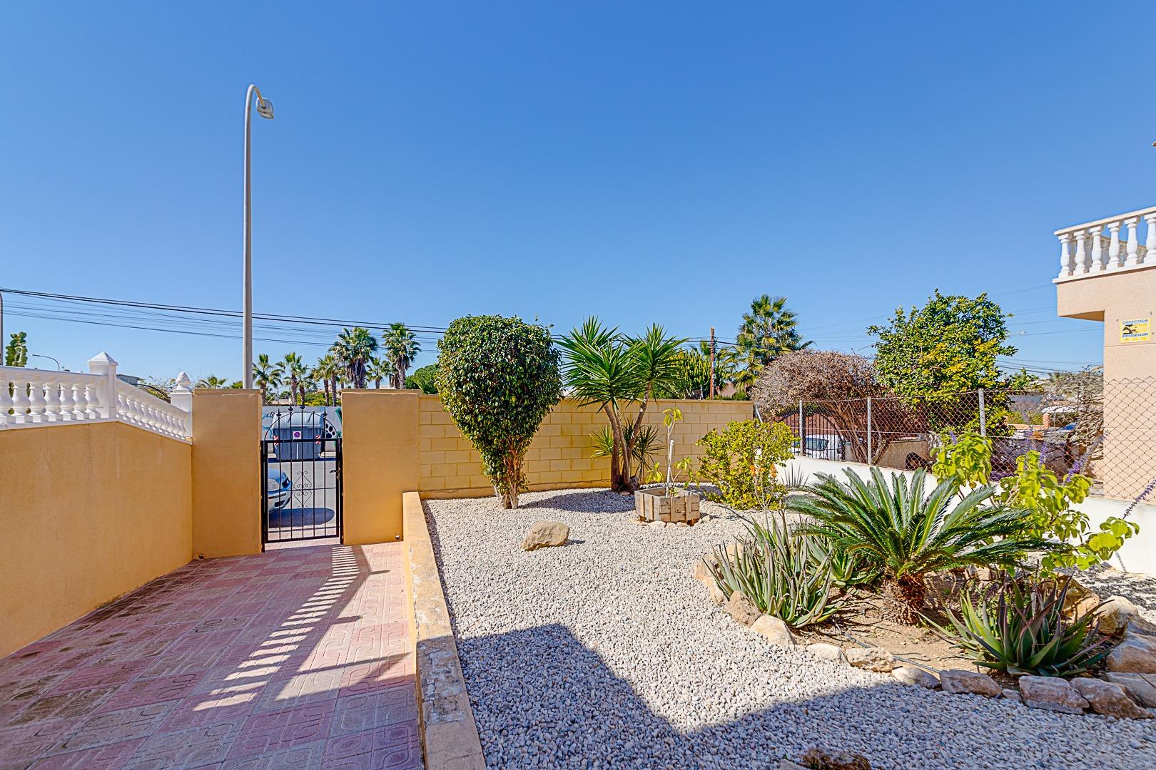 Bedroom with window and natural light, La Siesta bungalow, Torrevieja
