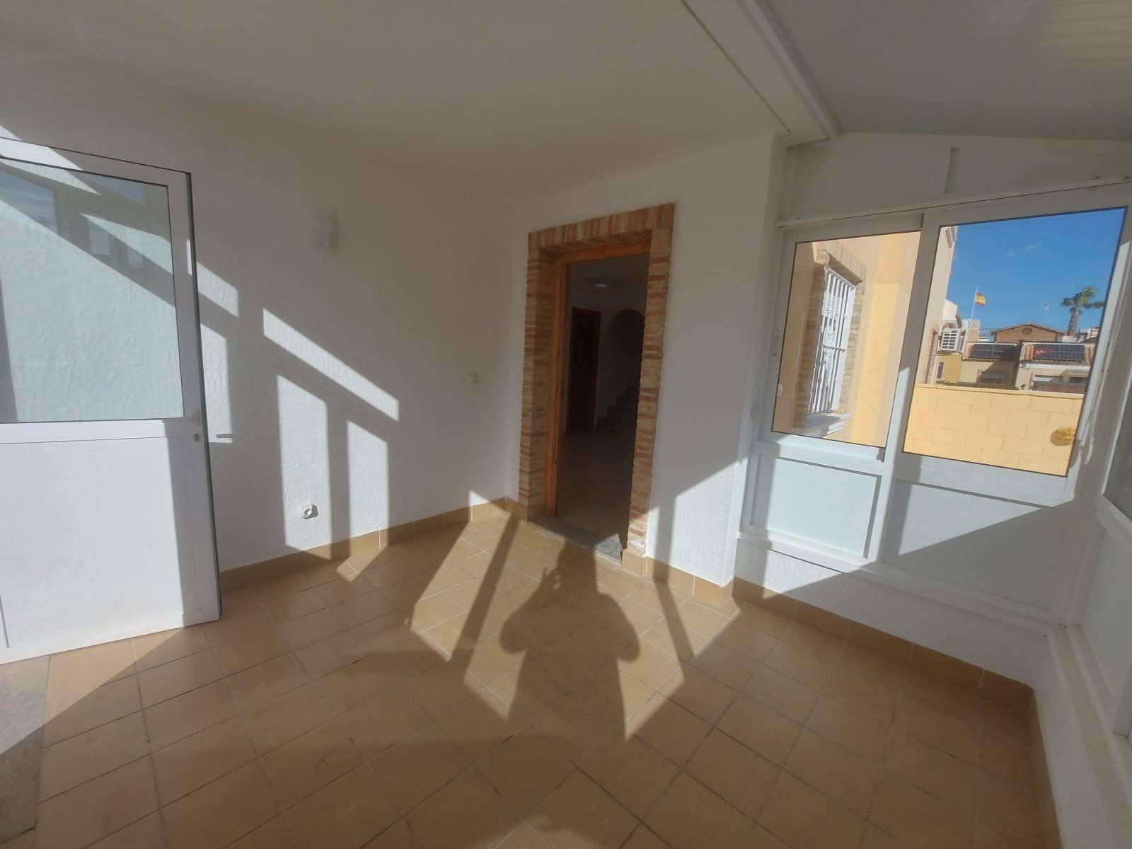 Ground-floor bathroom with full suite, 3-bedroom villa in Lo Marabú, Rojales