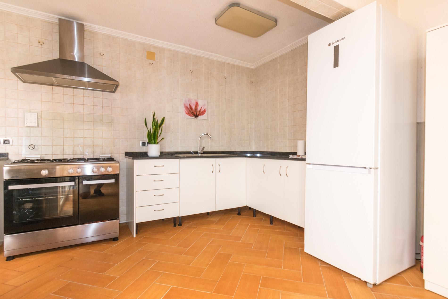 Upper-floor bathroom in villa, Calle Azorín, Torrevieja