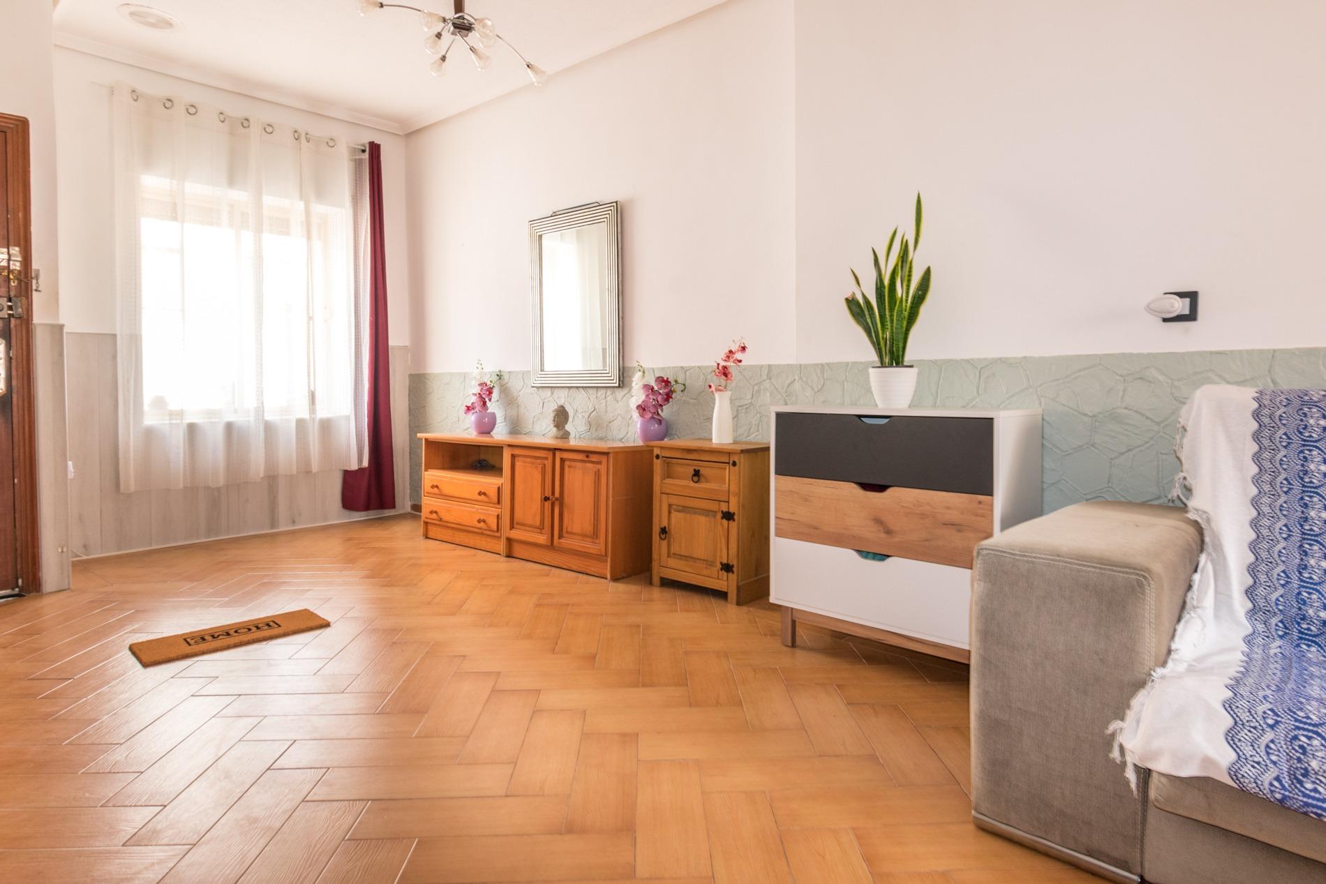 Ground-floor living room in 4-bedroom villa, Torrevieja Centre