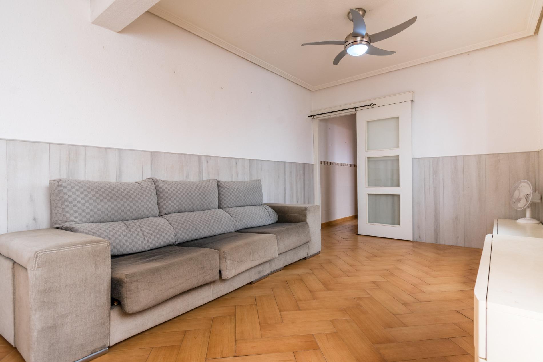 Ground-floor bedroom in two-storey villa, Torrevieja Centre