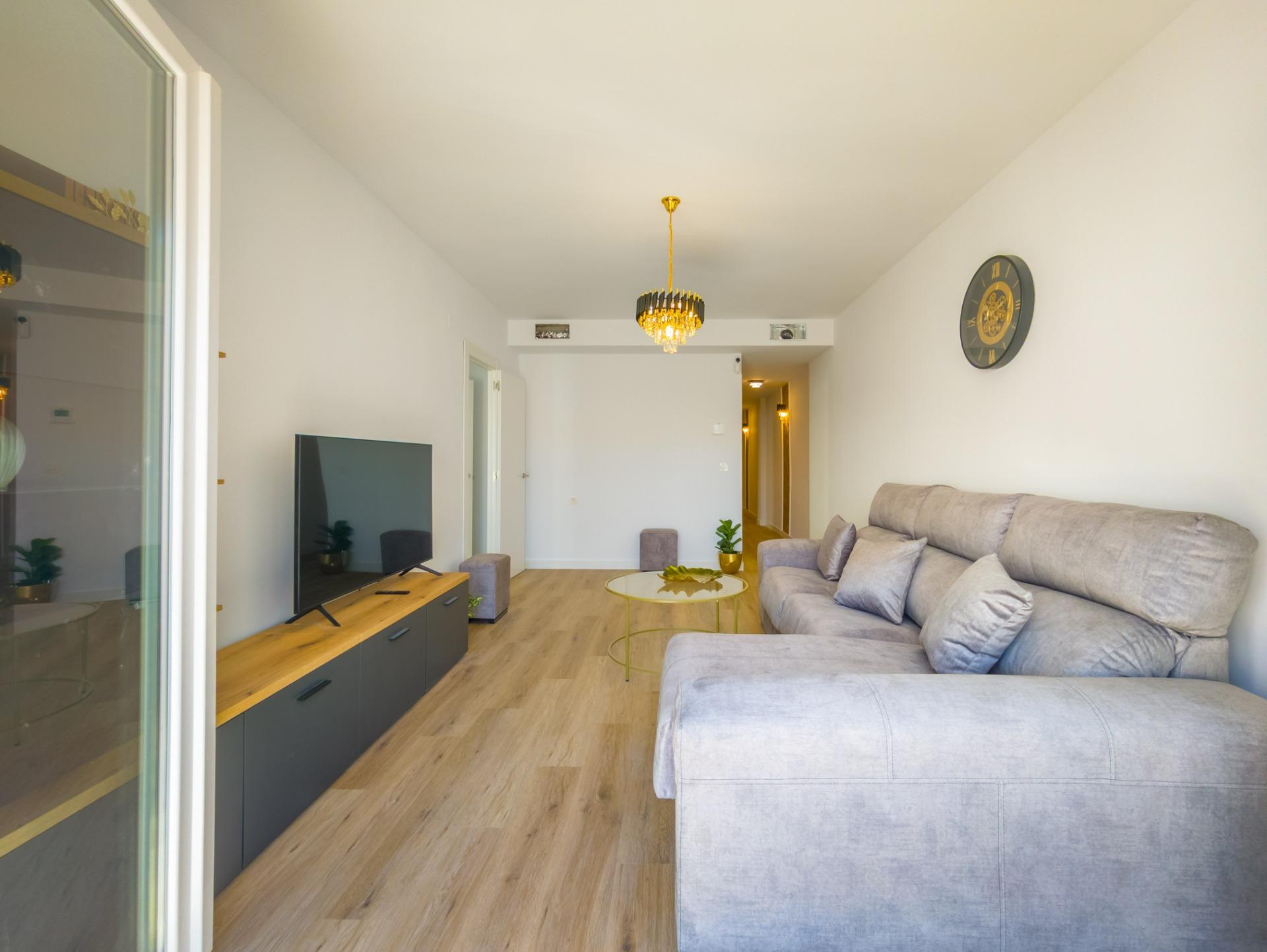 Hallway and entrance area, 3-bedroom apartment, Playa del Cura, Torrevieja