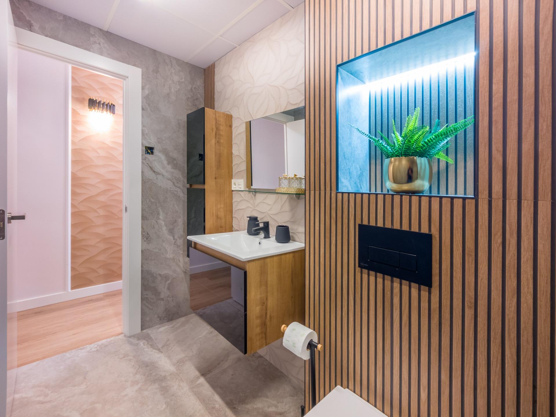 Kitchen with fitted units and new appliances, Playa del Cura apartment