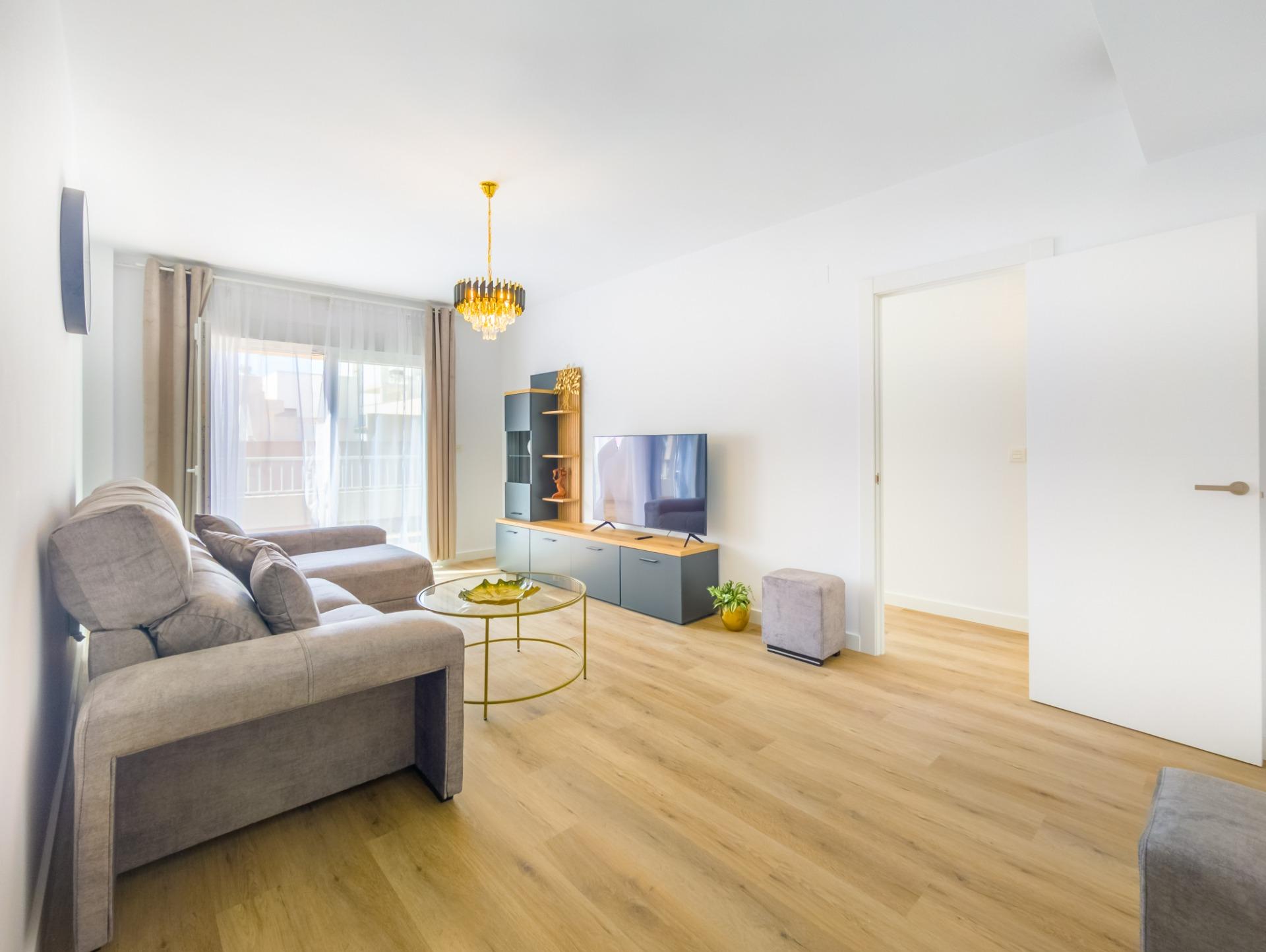 South-facing terrace with sea views, 3-bedroom apartment, Playa del Cura, Torrevieja