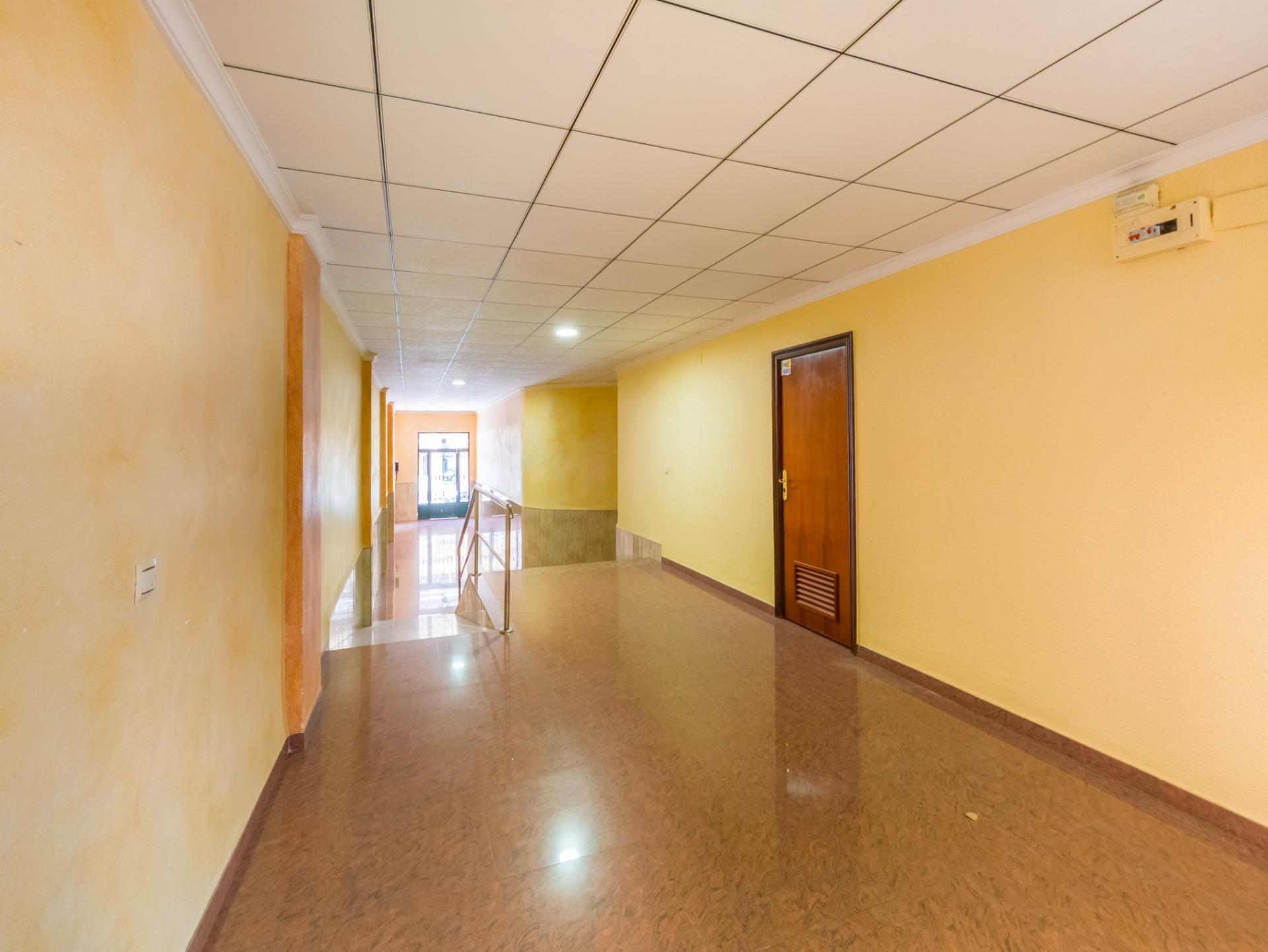 Tiled bathroom floor with underfloor heating detail, Playa del Cura apartment