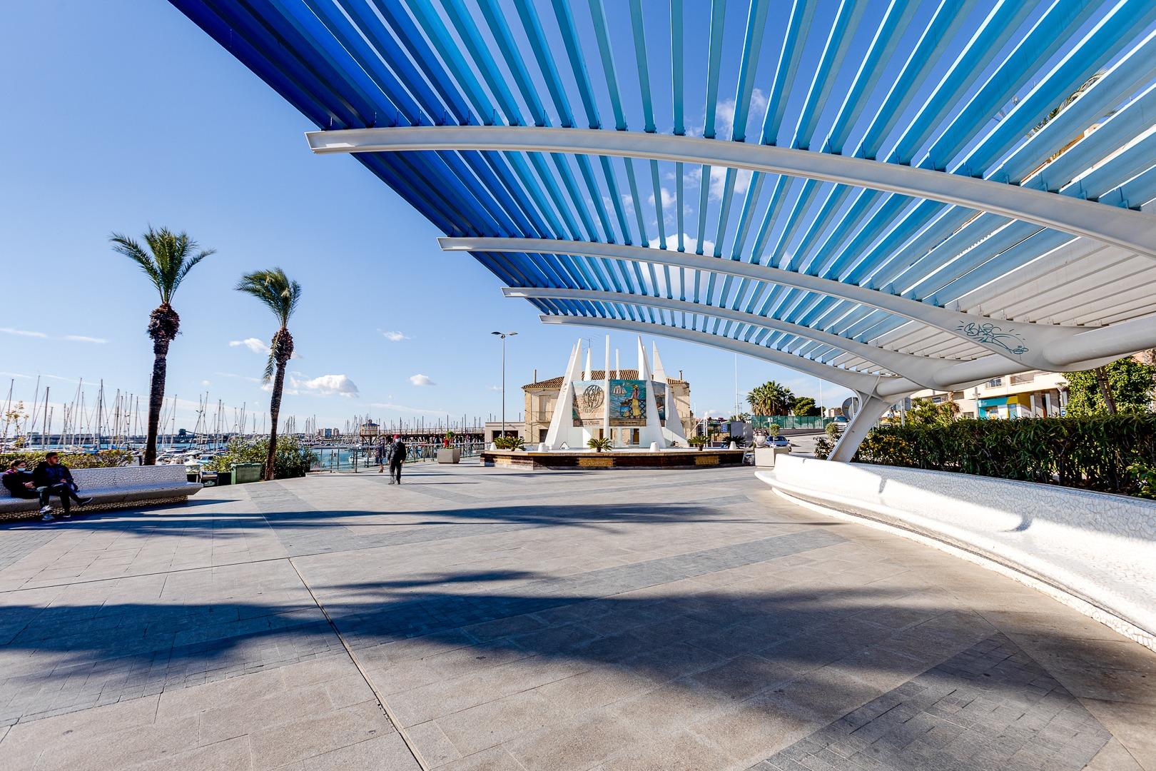 General exterior view of bungalow block, Playa de los Locos, Torrevieja