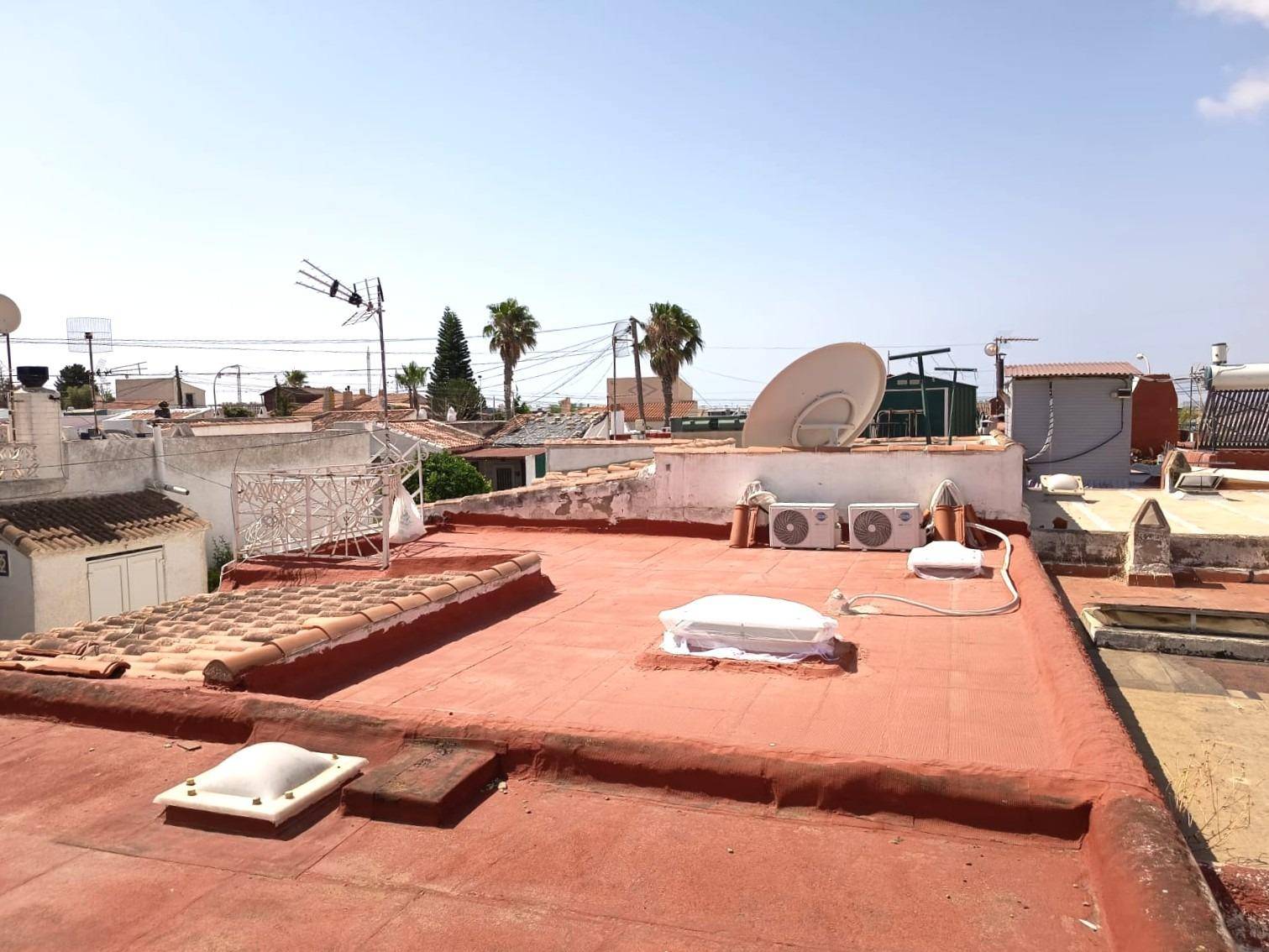 Kitchen dining space in 1-bedroom bungalow, La Siesta, Torrevieja