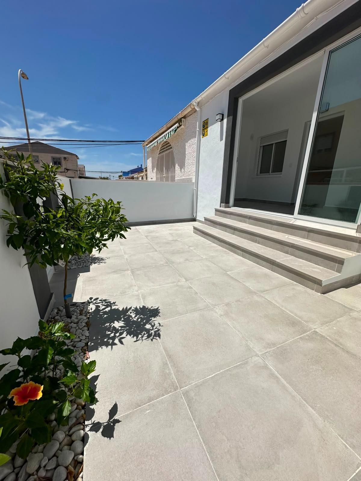 Kitchen in 2-bedroom bungalow, La Siesta, Torrevieja