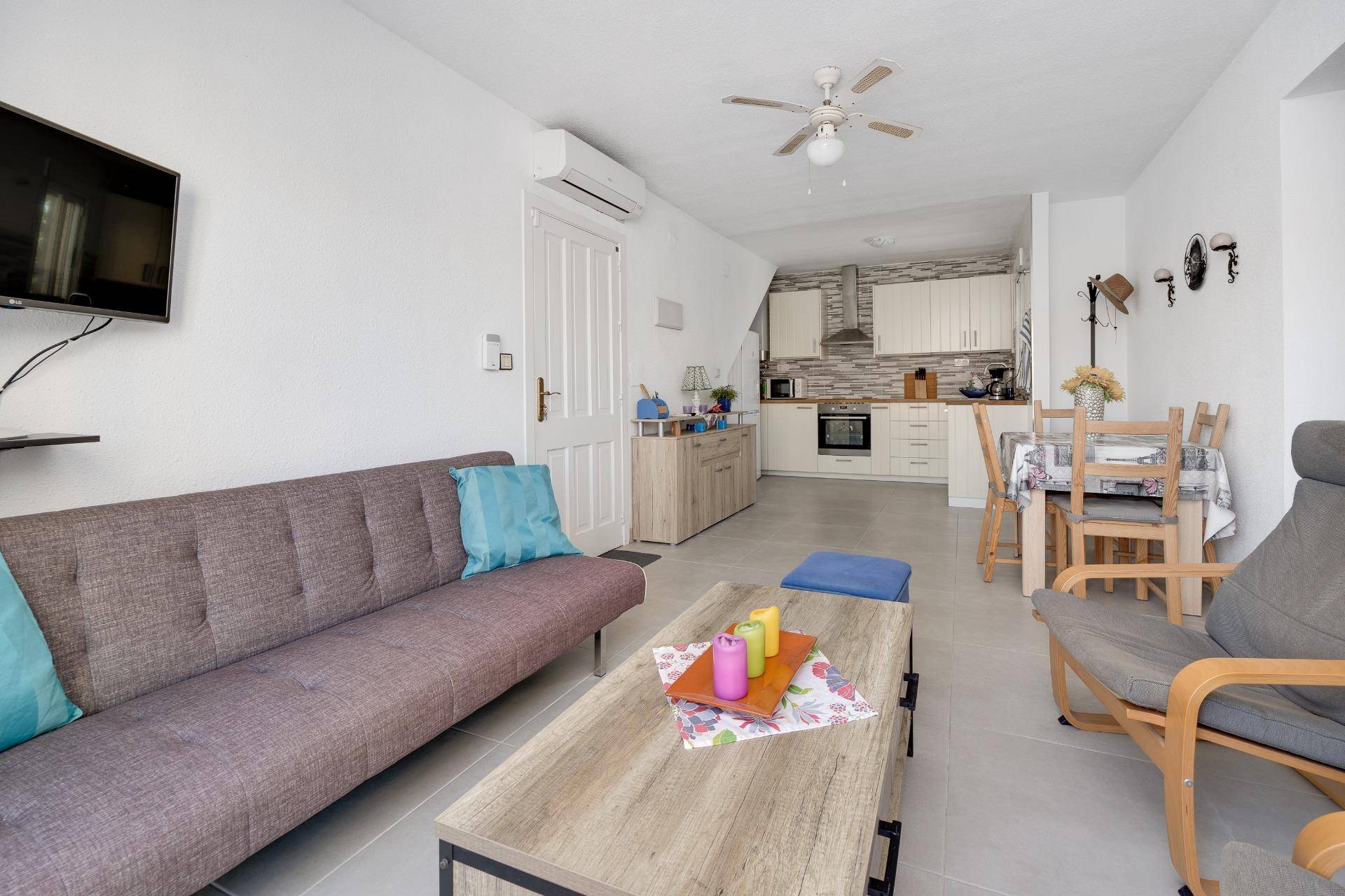 Renovated kitchen in top-floor bungalow, El Chaparral, Torrevieja