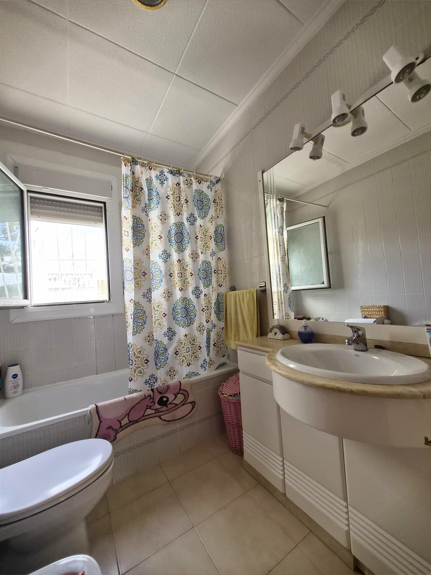 Third bedroom in 4-bedroom villa, El Chaparral, Torrevieja