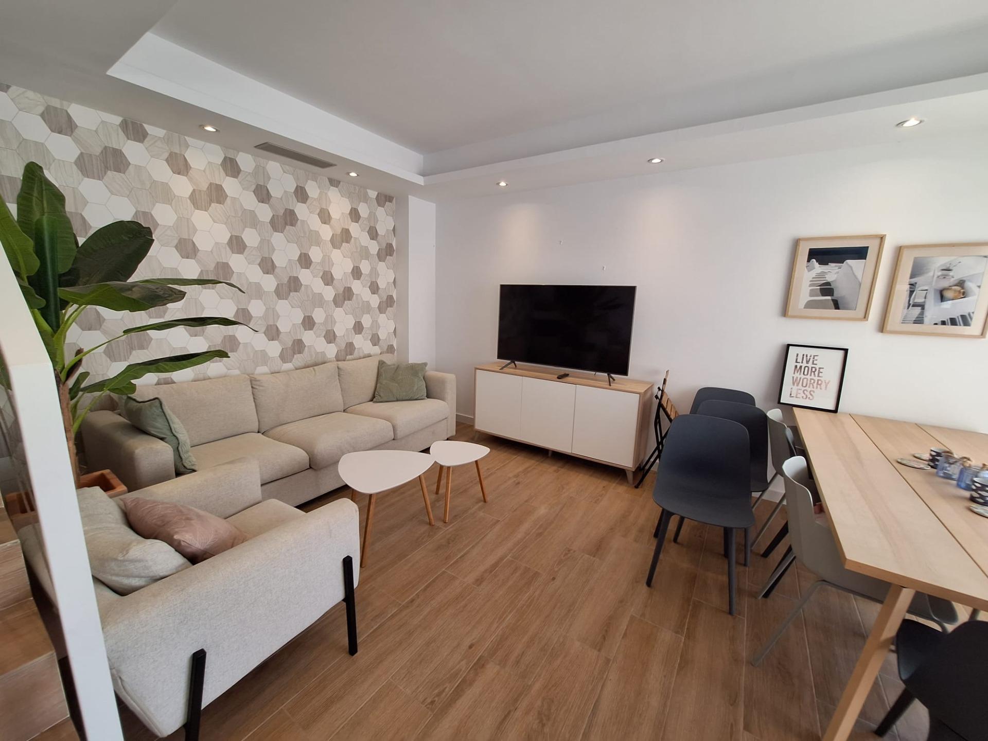Open-plan lounge and dining area in 3-bedroom villa, Los Frutales, Torrevieja