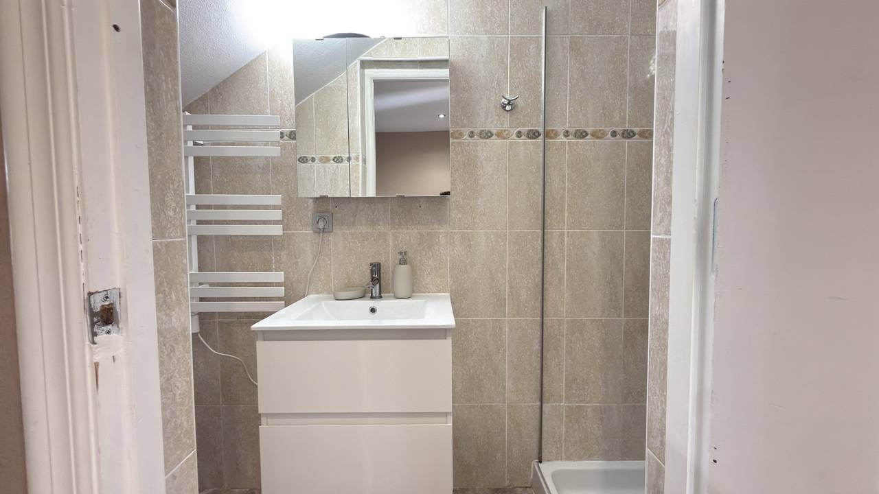 Side elevation of 3-bedroom villa in La Zenia