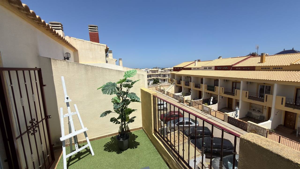 Plot boundary and exterior walls of villa in La Zenia