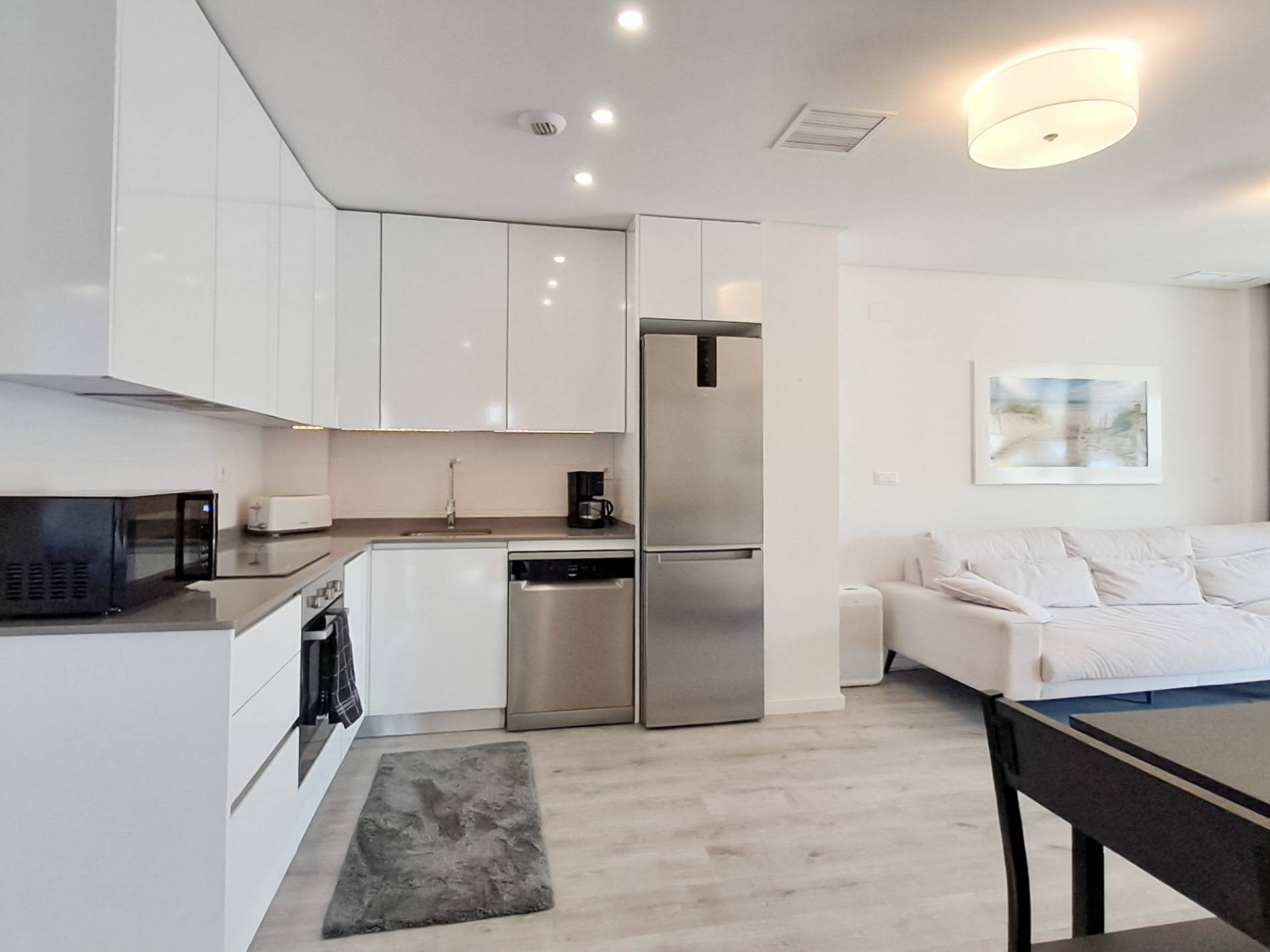 Dining area within open-plan living space, Green Hills, Los Dolses