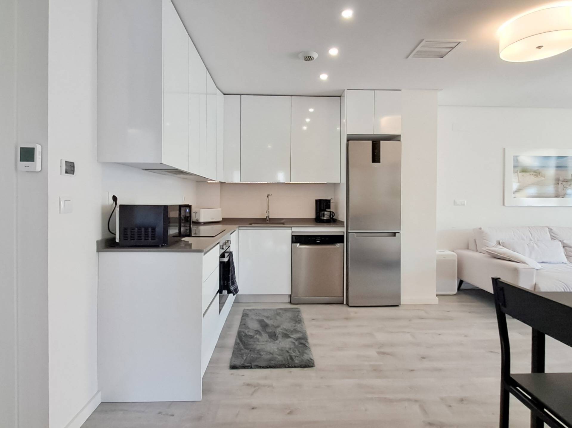 Master bedroom with direct terrace access, 3-bedroom apartment, Los Dolses