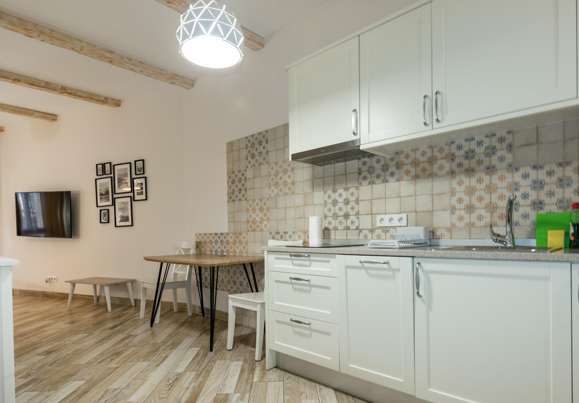 Ground-floor access area with door, studio apartment, Los Frutales, Torrevieja