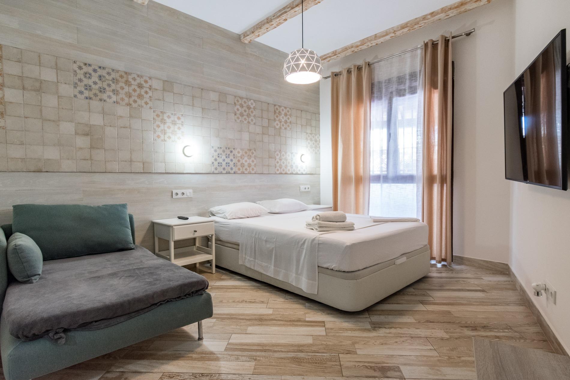 Open-plan living and sleeping area in 40m2 studio, Los Frutales, Torrevieja