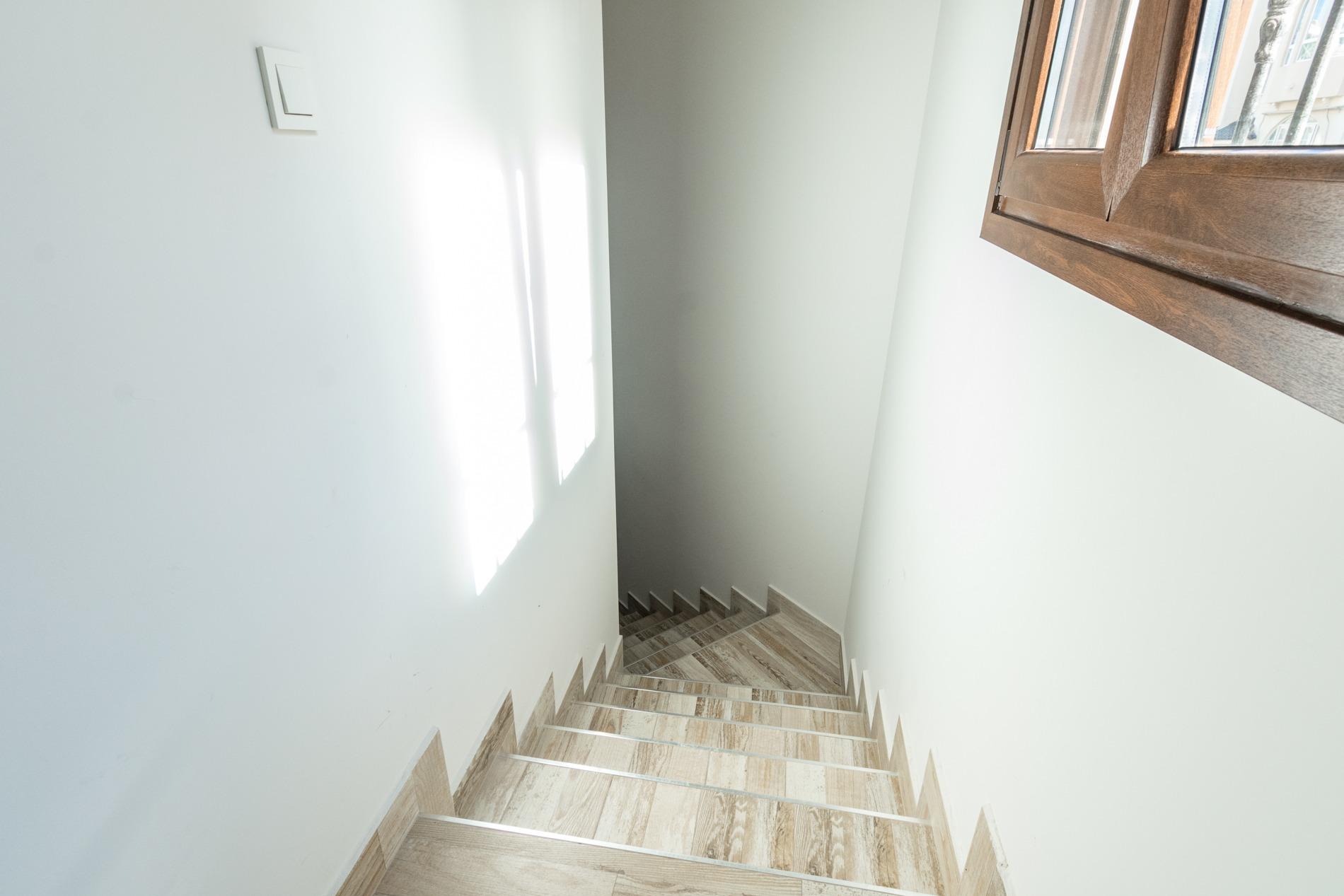 Ceiling light fitting in open-plan studio room, Los Frutales, Torrevieja