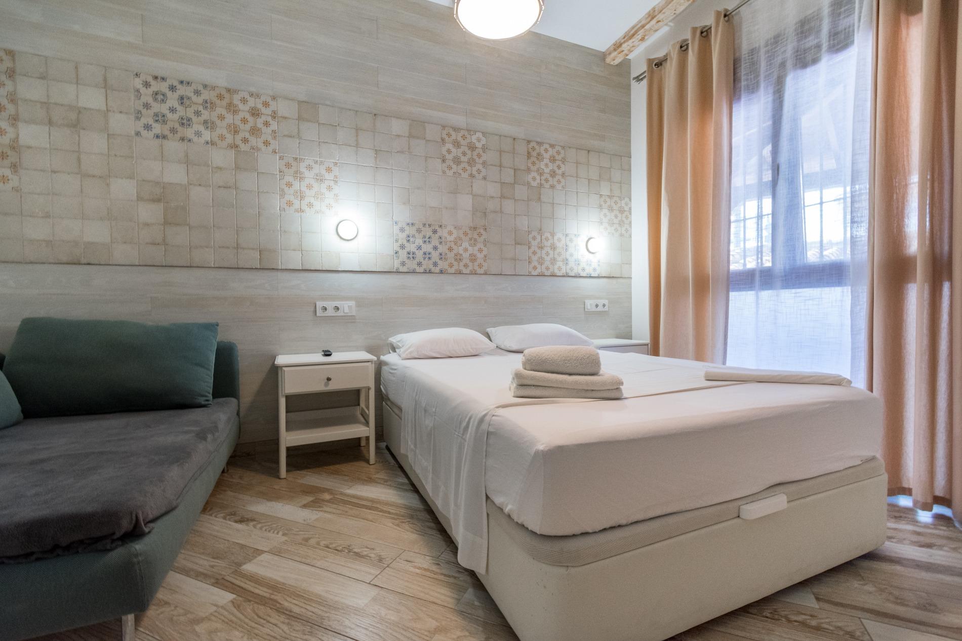 Bathroom with fittings in studio apartment, Los Frutales, Torrevieja