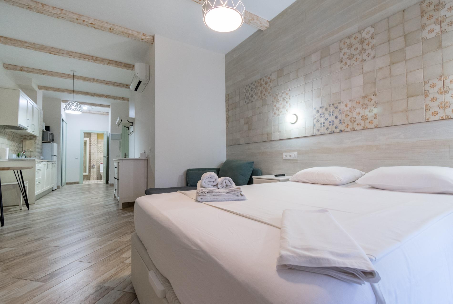 Built-in wardrobes in 40m2 studio, Los Frutales, Torrevieja