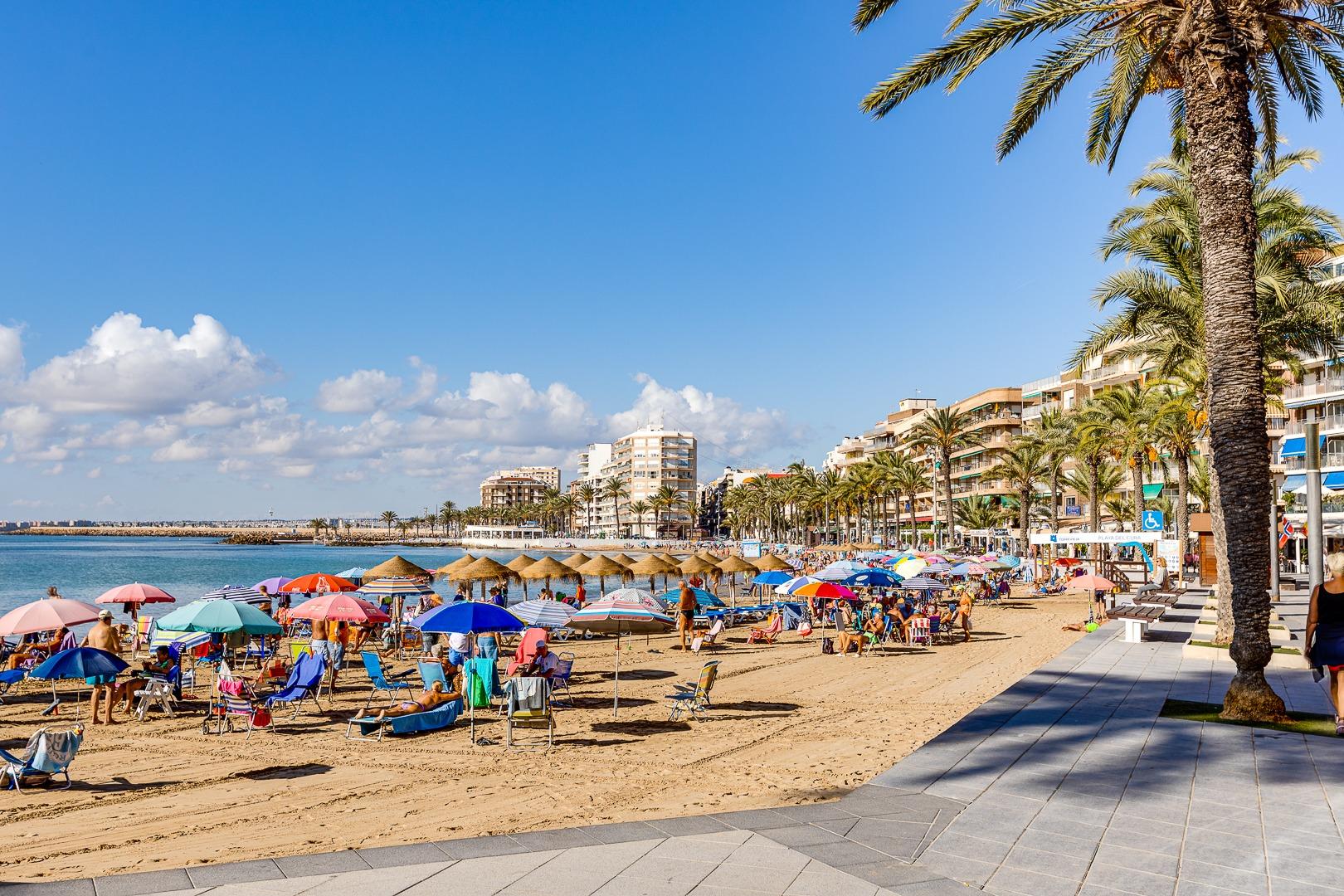 Living area with terrace door open, 2-bedroom apartment, Playa del Cura