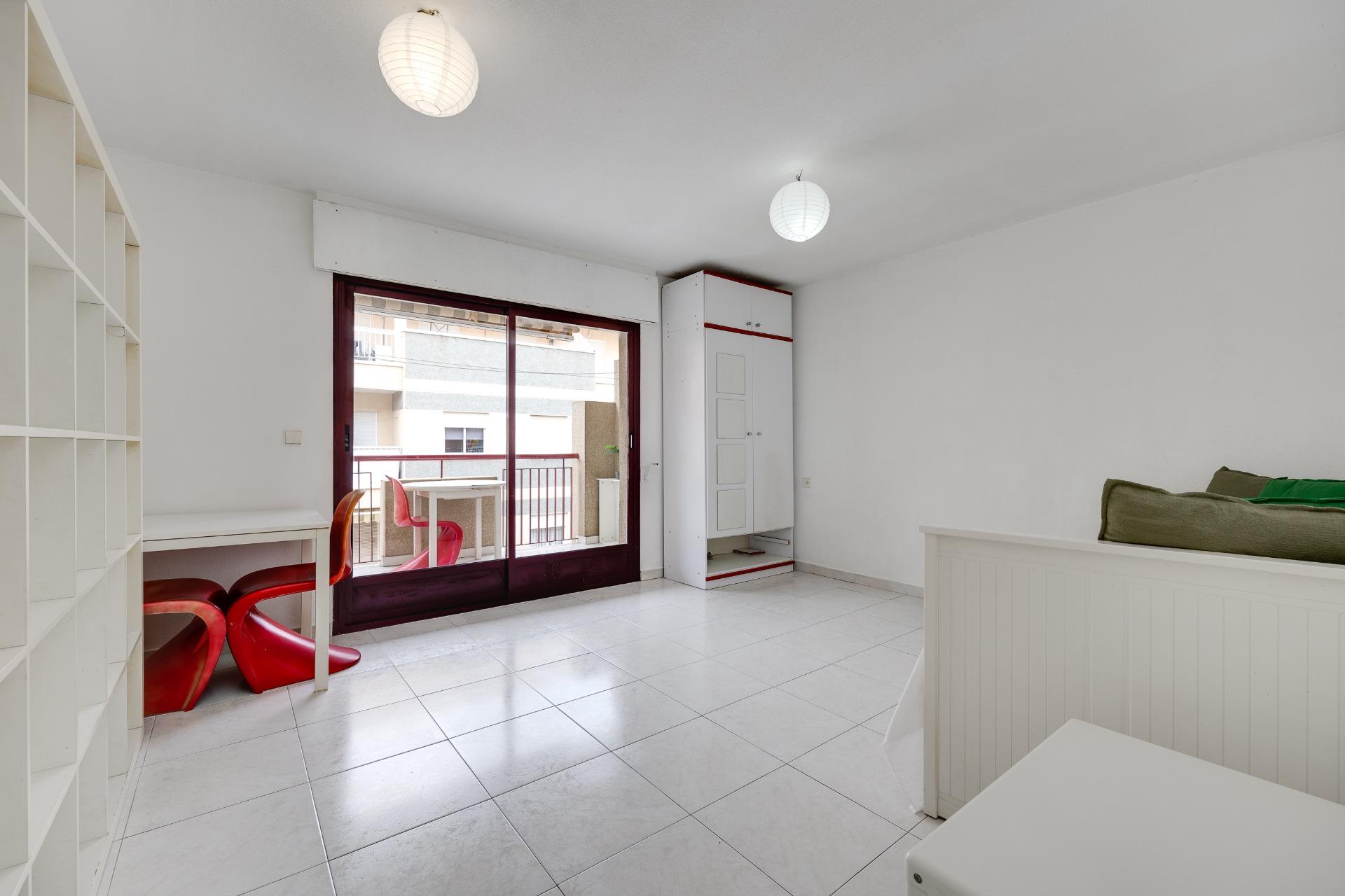 Open-plan living area in 49 m² studio, Habaneras, Torrevieja