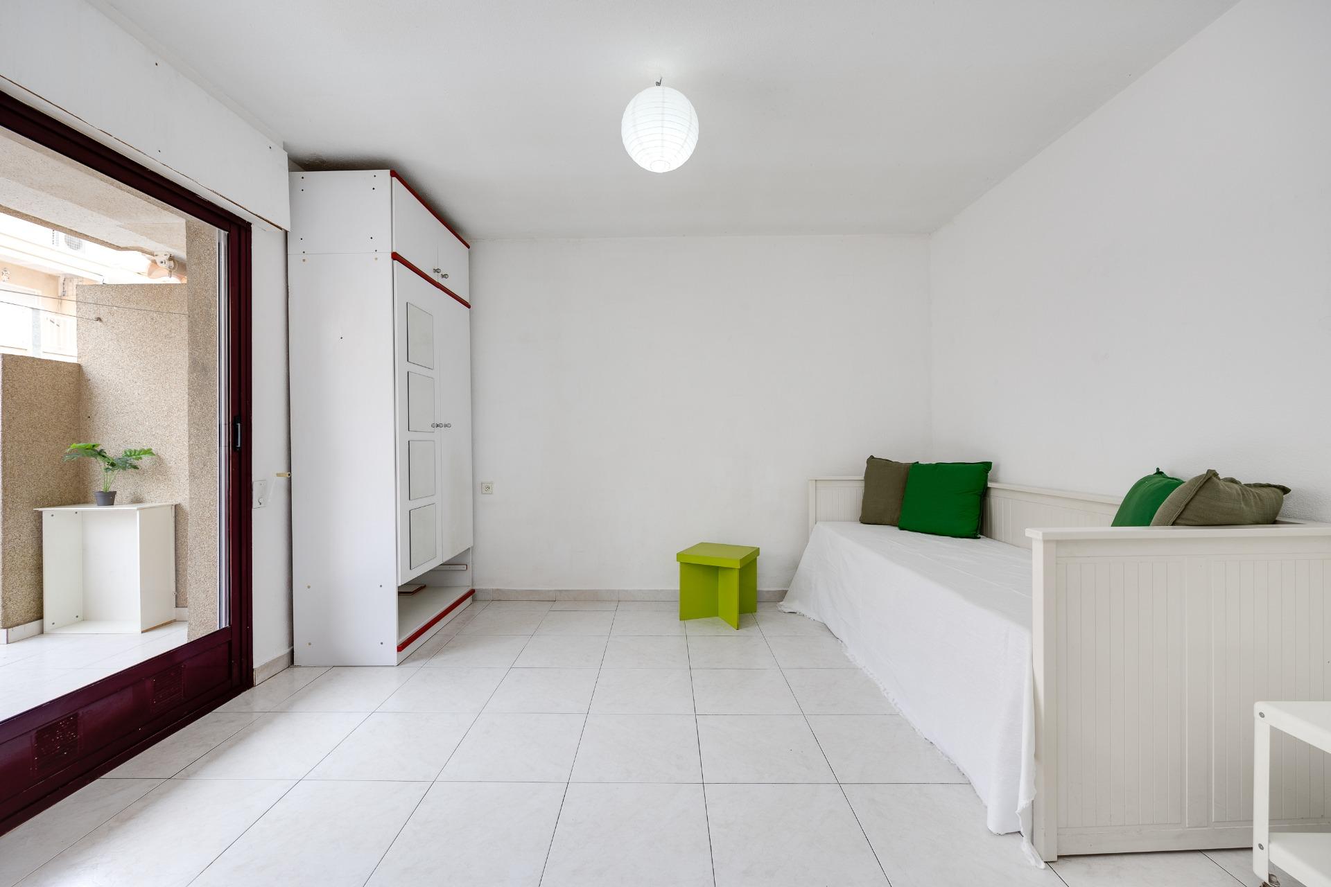 Kitchen area with worktop and appliances, studio in Habaneras, Torrevieja