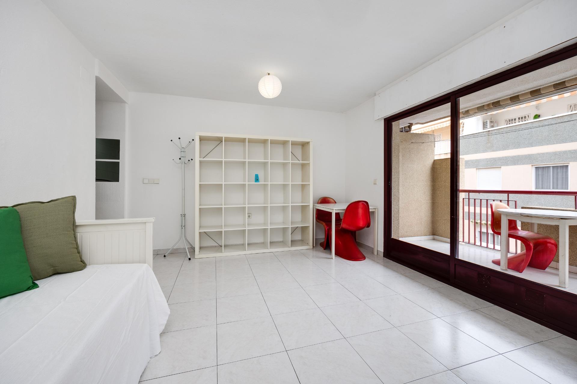 Sleeping area with built-in wardrobes in studio, Habaneras, Torrevieja