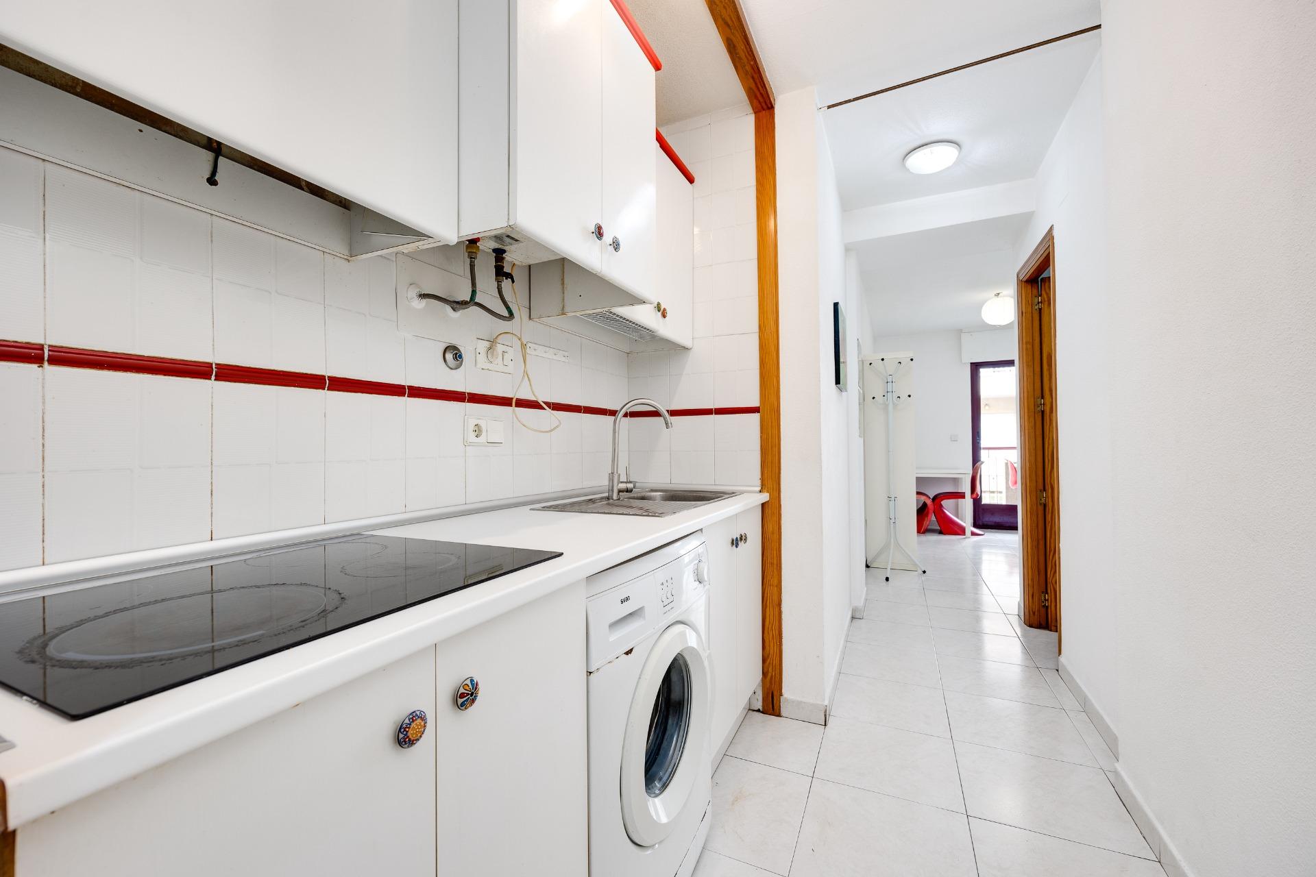 Bathroom with shower and fittings in studio, Habaneras, Torrevieja